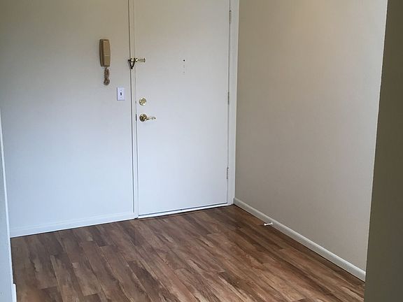 4th image of 311 NE 85th St Unit J