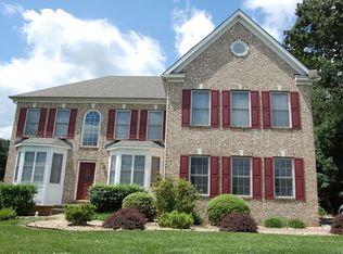 18160 Turnberry Dr, Round Hill, VA 20141