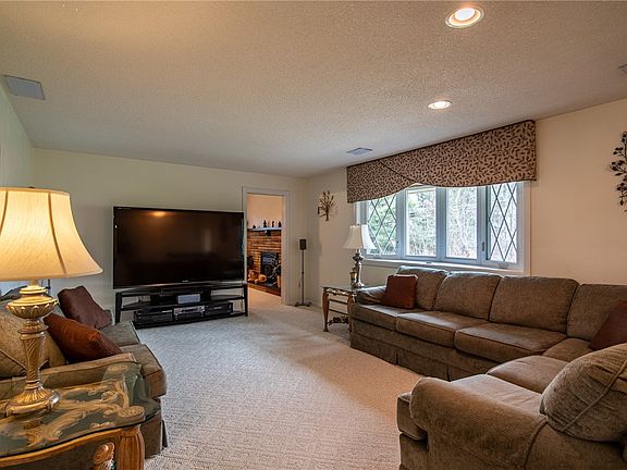 2nd image of 2900 Walters Ct