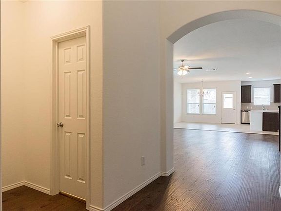 3rd image of 1909 6th St