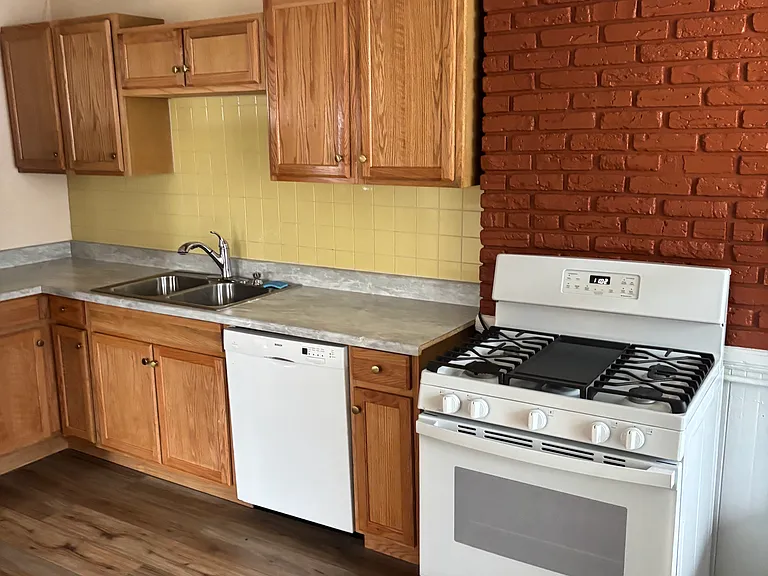 167 Lincoln St — Photo 11