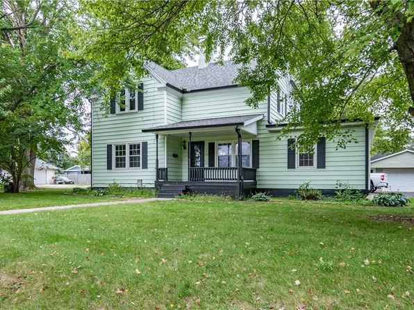 722 W Harrison St, Sullivan, IL 61951