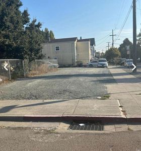 933 10th St, Oakland, CA, 94607