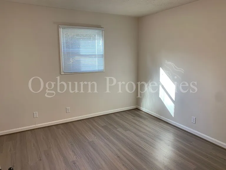 605013 - 221 MAYBERRY AVENUE — Photo 13
