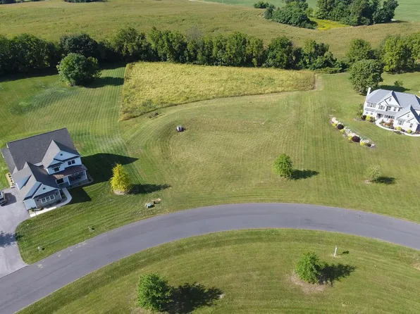 5 Peyton Dr, Carlisle, PA 17015