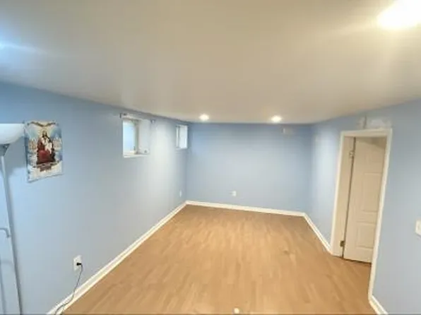 172 West 24th Street image 1 of 13