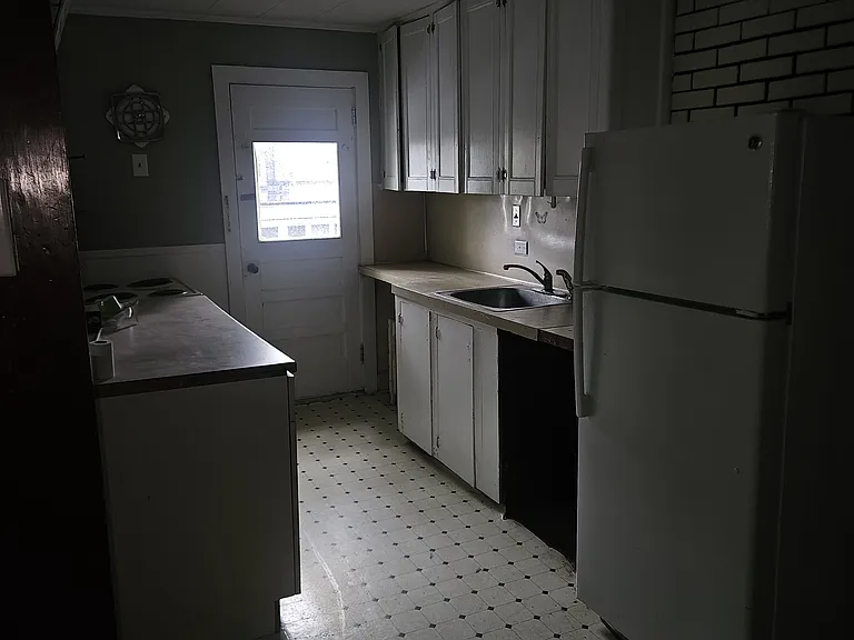 15 Middle St #2 — Photo 3