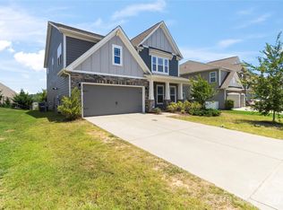 2011 Saddlebred Dr, Iron Station, NC 28080