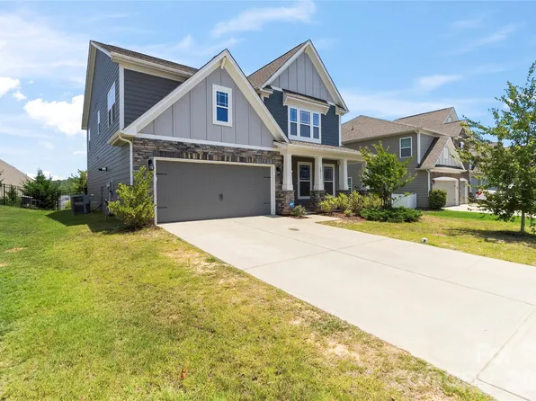 2011 Saddlebred Dr, Iron Station, NC 28080