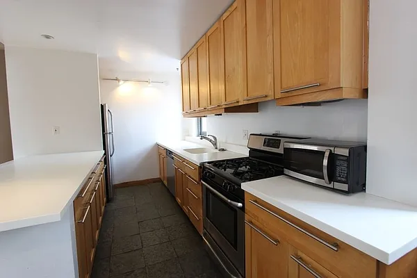 Rented by Dynamik Realty | media 18