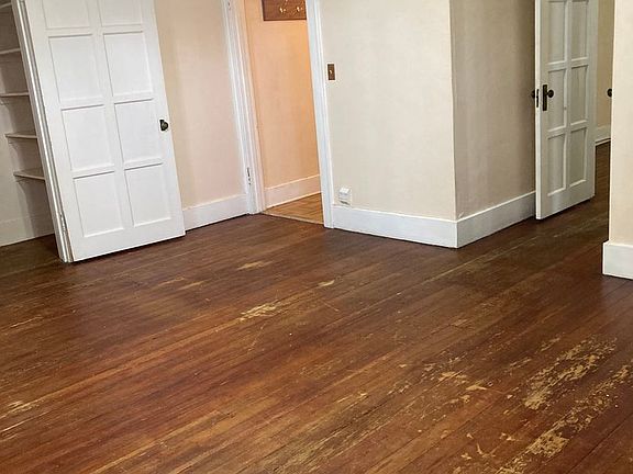 3rd image of 203 9th St #11