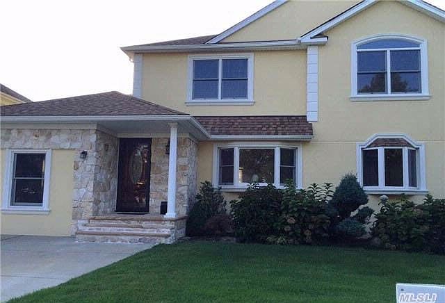 1st image of 44 Nassau Dr