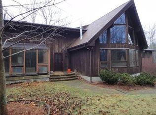 288 Leadmine Rd, Sturbridge, MA 01518