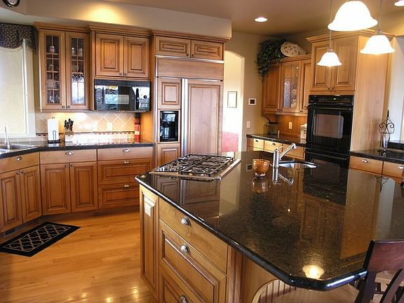Gourmet kitchen
