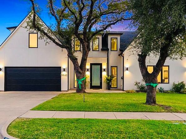 3942 Rochelle Dr