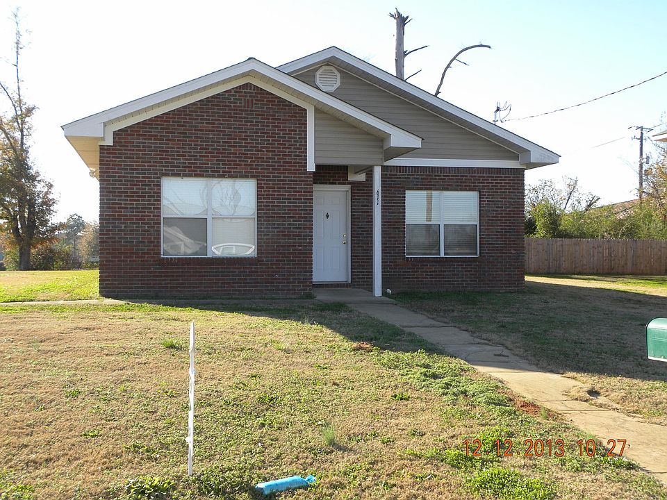1st image of 611 27th St
