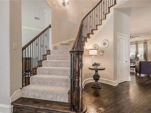 4th image of 205 Haddington Ln