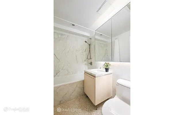 Rented by Douglas Elliman | media 27