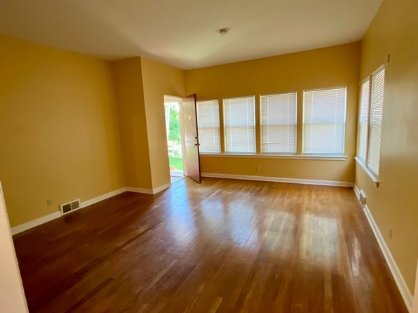 82 Floral Ave #1
