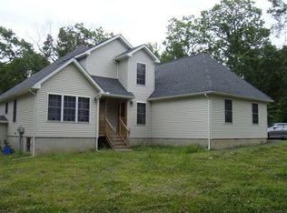 104 Pear Ln, Milford, PA 18337