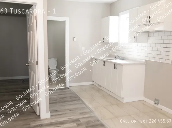 263 Tuscarora St #1, Windsor, ON N9A 3L6