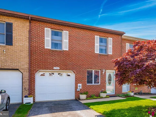17925 Clubhouse Dr, Hagerstown, MD 21740