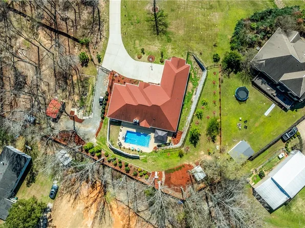 11689 Elam Dr, Northport, AL 35475
