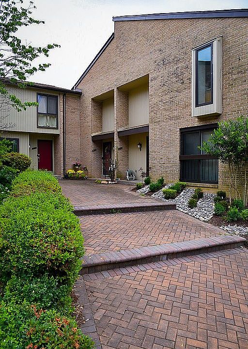1st image of 3173 Eakin Park Ct