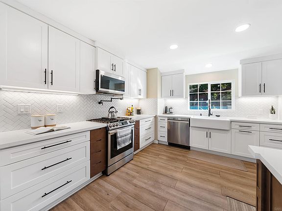 3rd image of 9248 Shirley Dr