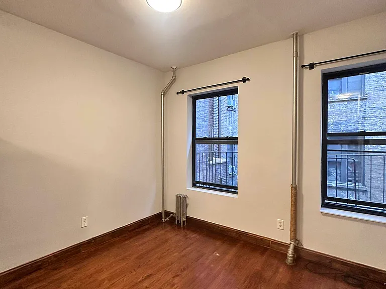 783 9th Ave #4R — Photo 3