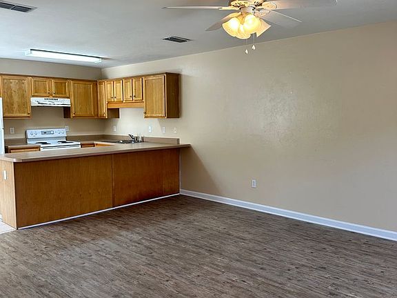4th image of 1081 Solana Ave #1