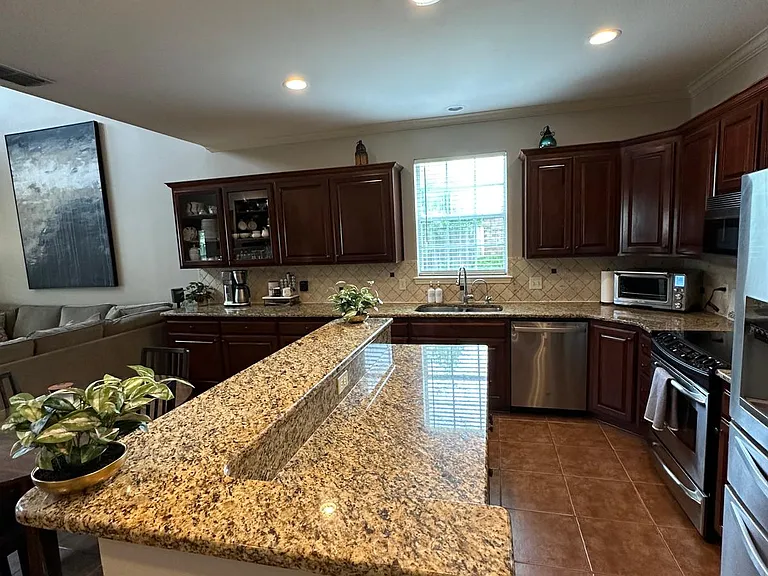200 Grey Eagle Dr — Photo 8