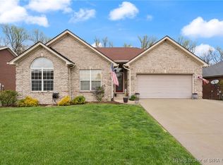 2027 Sterling Oaks Dr, Sellersburg, IN 47172