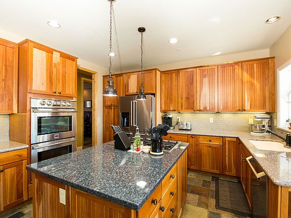 2nd image of 1832 Alice Dr