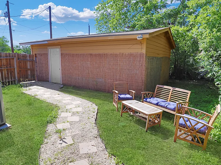 807 Dreiss St — Photo 24