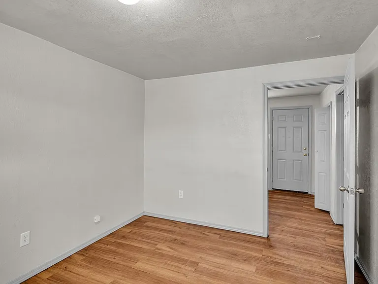 2107 S Main St #D — Photo 2