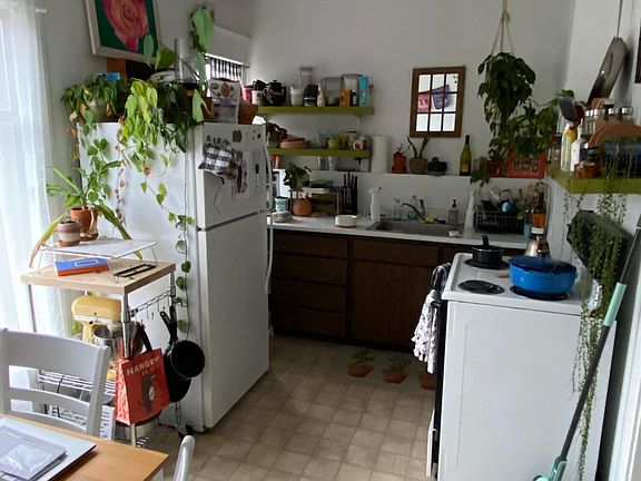 5th image of 5800 15th Ave NE APT 3