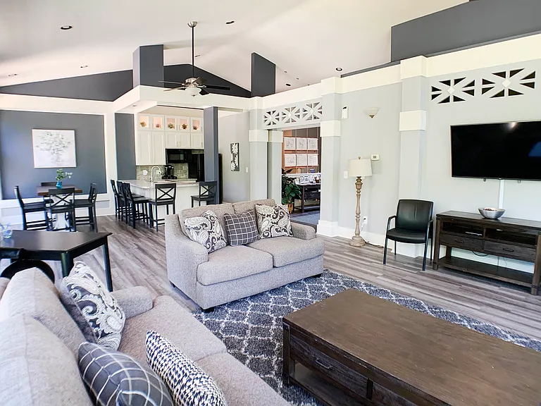 The Vinings Apartments — Photo 11