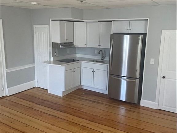 2nd image of 9 State St Suite 4