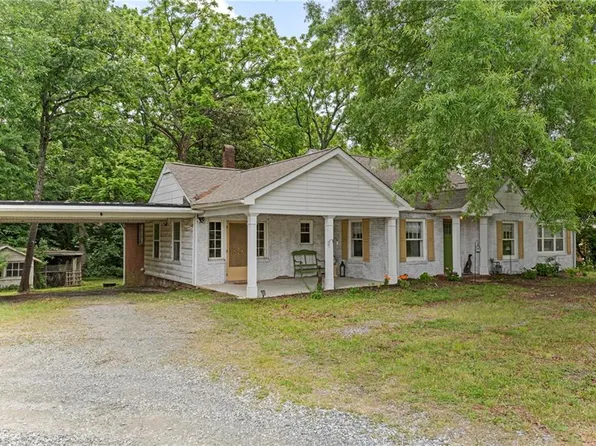 4103 Pleasant Garden Rd, Greensboro, NC 27406