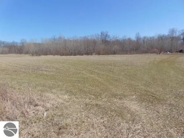 4526 N Union Rd, Alma, MI 48801