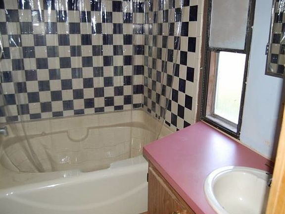 2nd image of 129 Starling Dr
