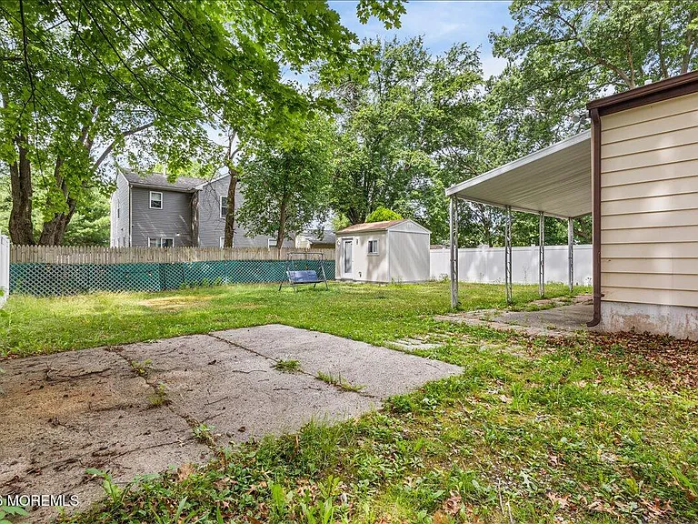 61 Cooney Ave — Photo 27