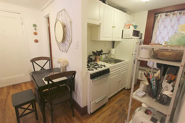 Rented by Dynamik Realty | media 28