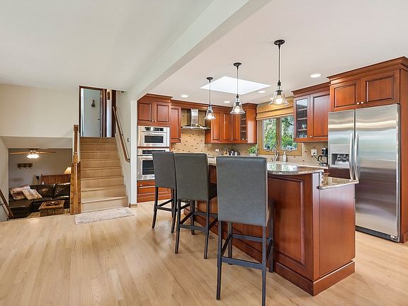 5th image of 9080 Frances Ln