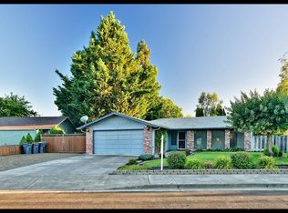 2412 Silver Palm Cir, Medford, OR 97504
