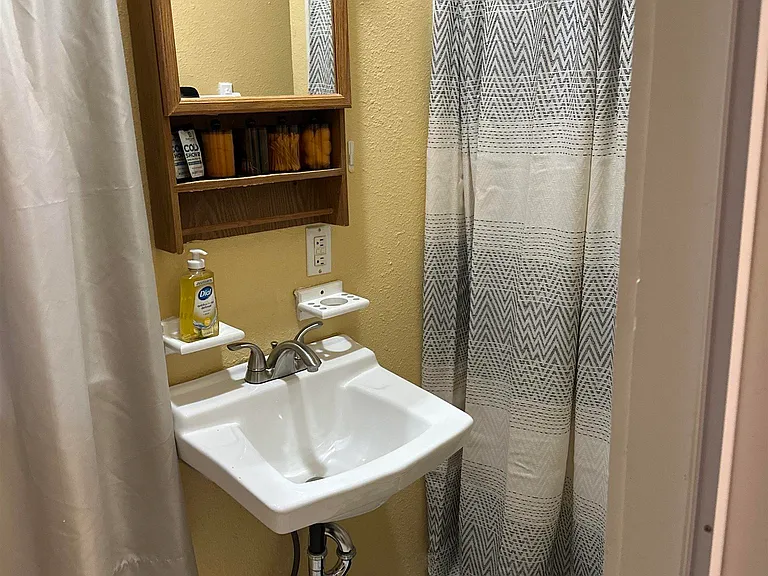 303 Morningside Dr — Photo 7