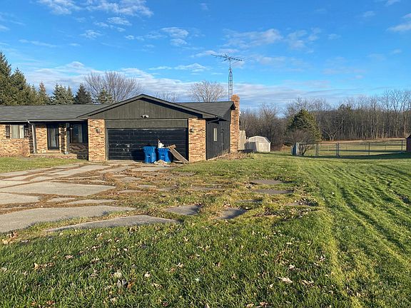 2nd image of 10211 N Fenton Rd