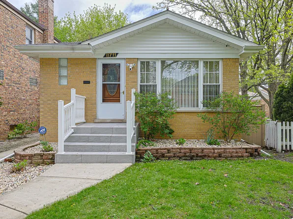 8711 Hamlin Ave, Skokie, IL 60076