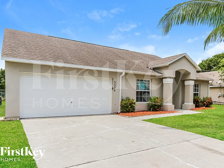 3526 SW Rosardo St — Photo 2